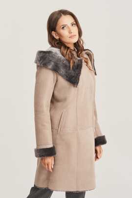 Shearling kappa med huva dam – cappuccino, elegant och varm