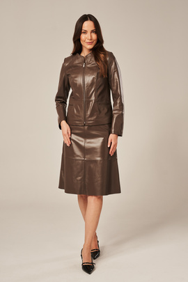 Damskinnjacka i cappuccino lammnappa