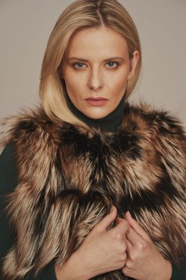 Pälsväst av naturlig rävpäls brun