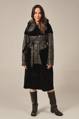 Elegant vinterkappa i lammull - Naturlig fårpäls med pälskrage och oversize passform