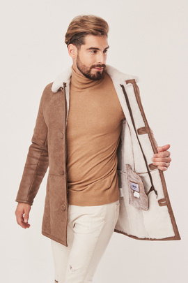 Beige herr-shearlingkappa i äkta lammskinn – Vinterrock med värme